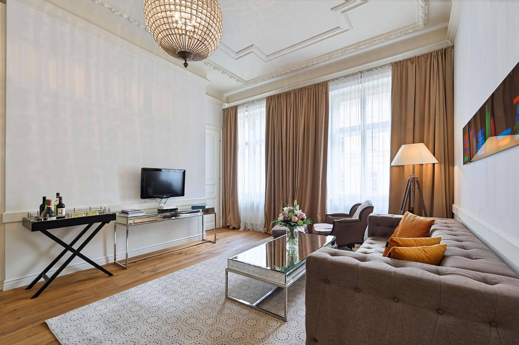 6 Rooms Виена Екстериор снимка